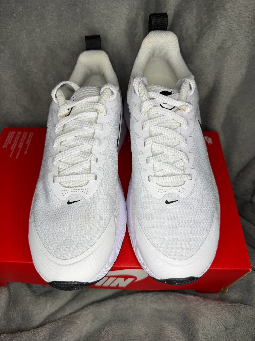 Nike Women’s Air Max Lightweight Running Shoe - White/Black - Picture 4 of 6